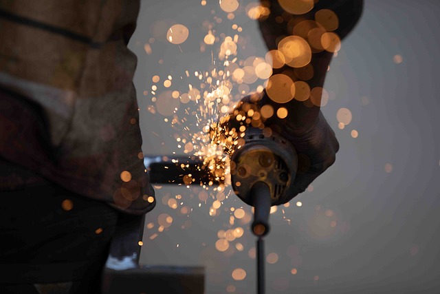 0210655705465cf43966de8a4991abe9_fabrication-work-6973776_640
